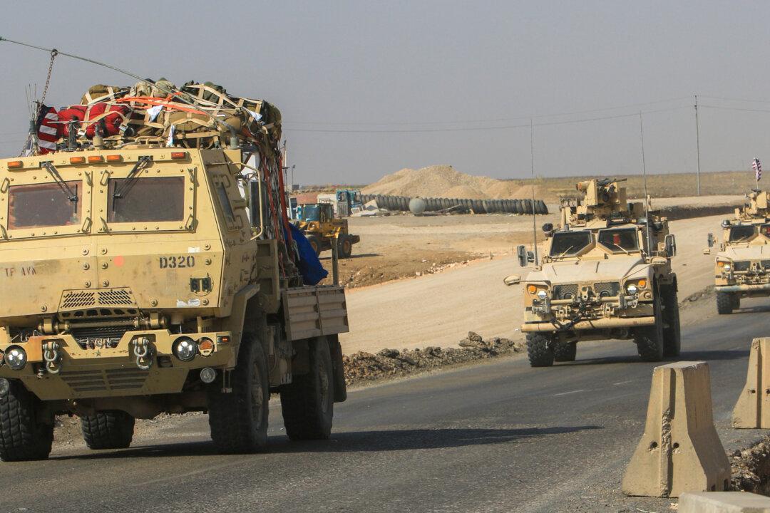 US Troops Welcomed by Civilians in Iraq After Syria Withdrawal