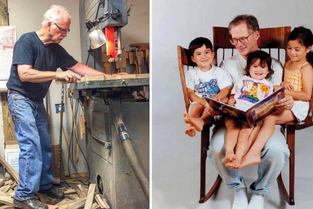 Dad Builds Triple-Seater Rocking Chair So That He Can Read to His 3 Children