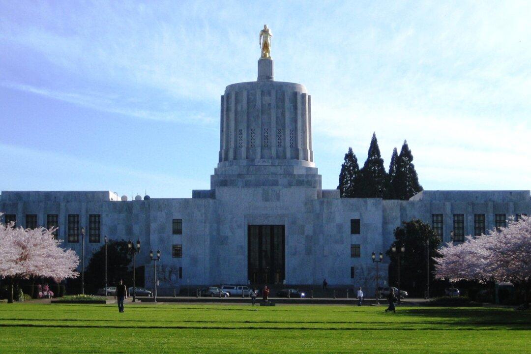 Judge Allows Oregon GOP Statement in Voter Guide