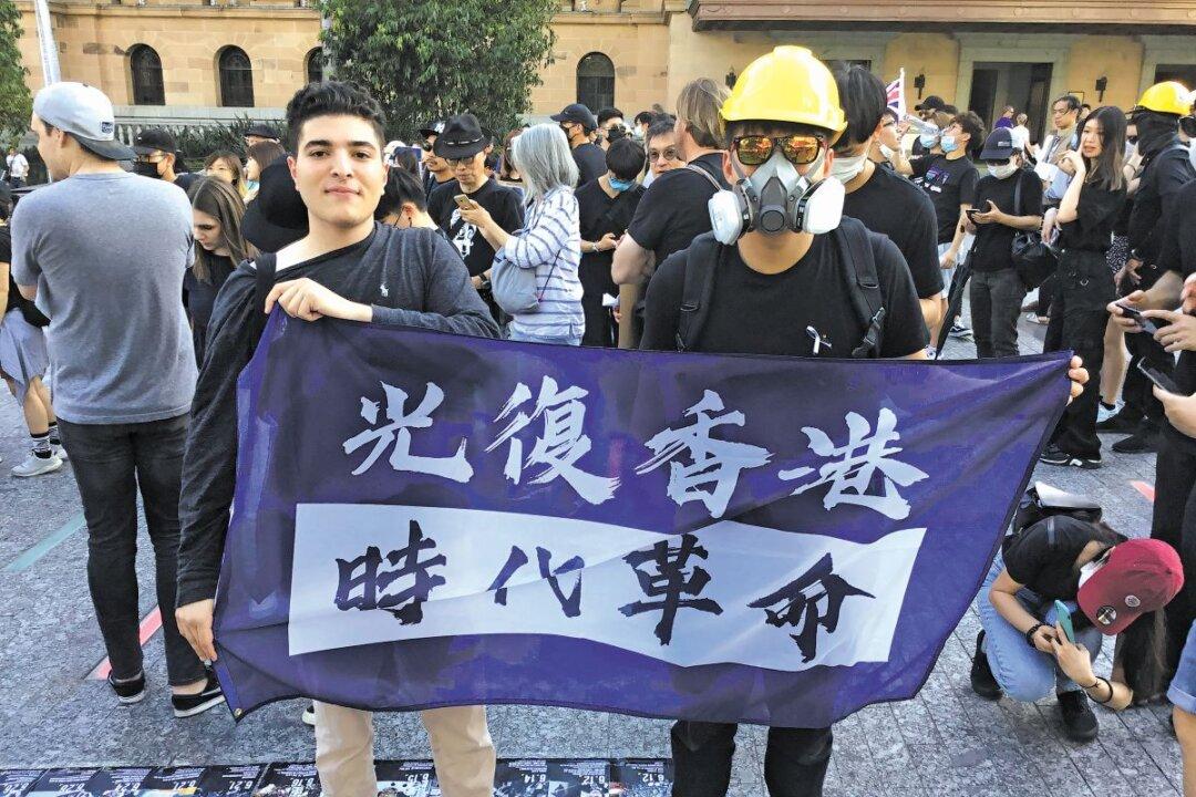 China Consul-General Ordered to Hand Over Evidence As Pro-Hong Kong Student Seeks Court’s Protection