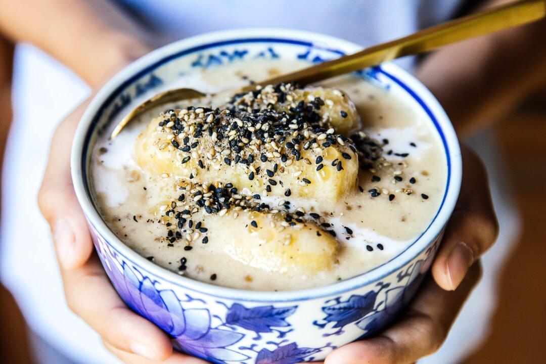 Coconut Cream Bananas and Tapioca (Chek Khtih)