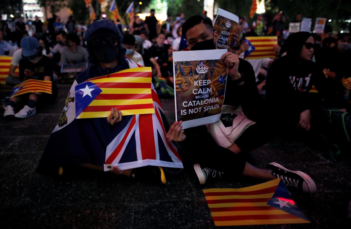 Hong Kong Pro-Democracy Protesters Rally for Catalan Separatists