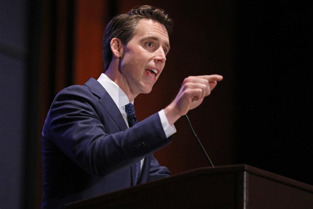 Sens. Hawley, Blackburn Propose Massive Relocation of Federal Departments, Agencies