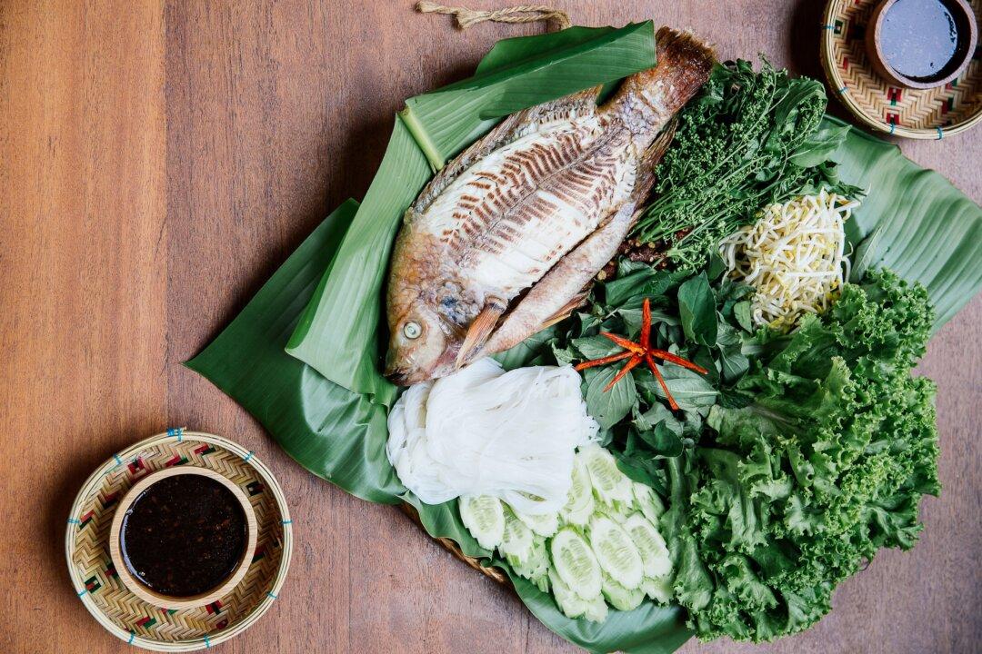 Grilled Fish With Tamarind Sauce (Trei Dut Teuk Ampil Tum)