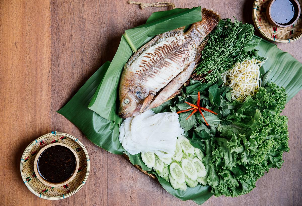 Grilled Fish With Tamarind Sauce (Trei Dut Teuk Ampil Tum)