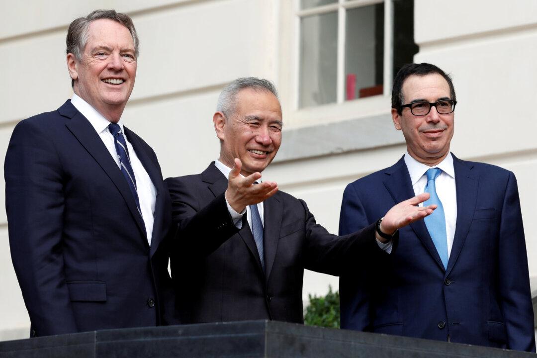 US Top Trade Negotiator Praises Deal, China Remains Cautious