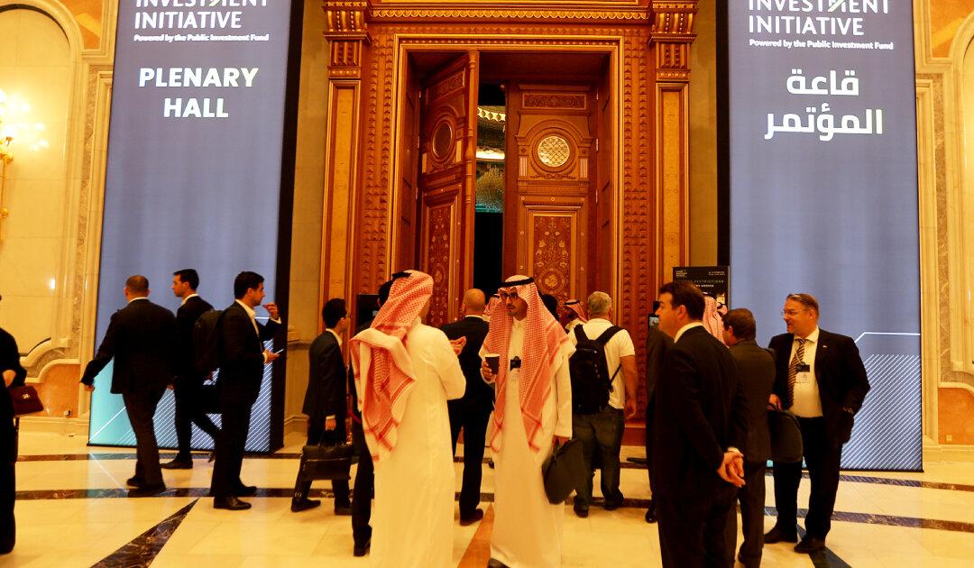 Finance Royalty Descend on Saudi Forum as Aramco Listing Looms