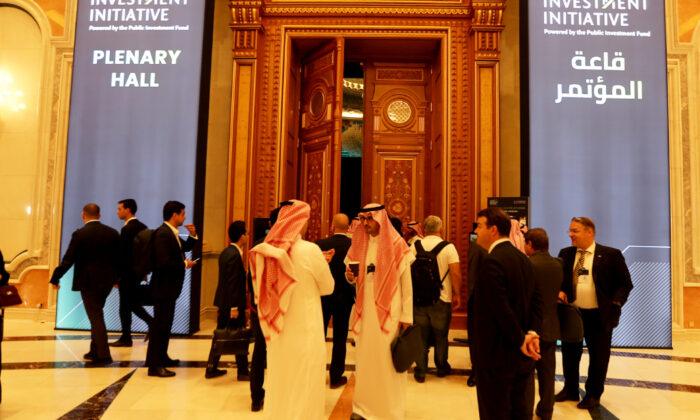 Finance Royalty Descend on Saudi Forum as Aramco Listing Looms