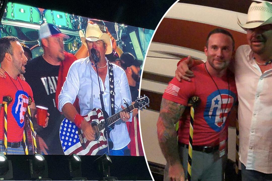 Country Singer Toby Keith Gifts All-Terrain Wheelchair to Wounded Marine Veteran