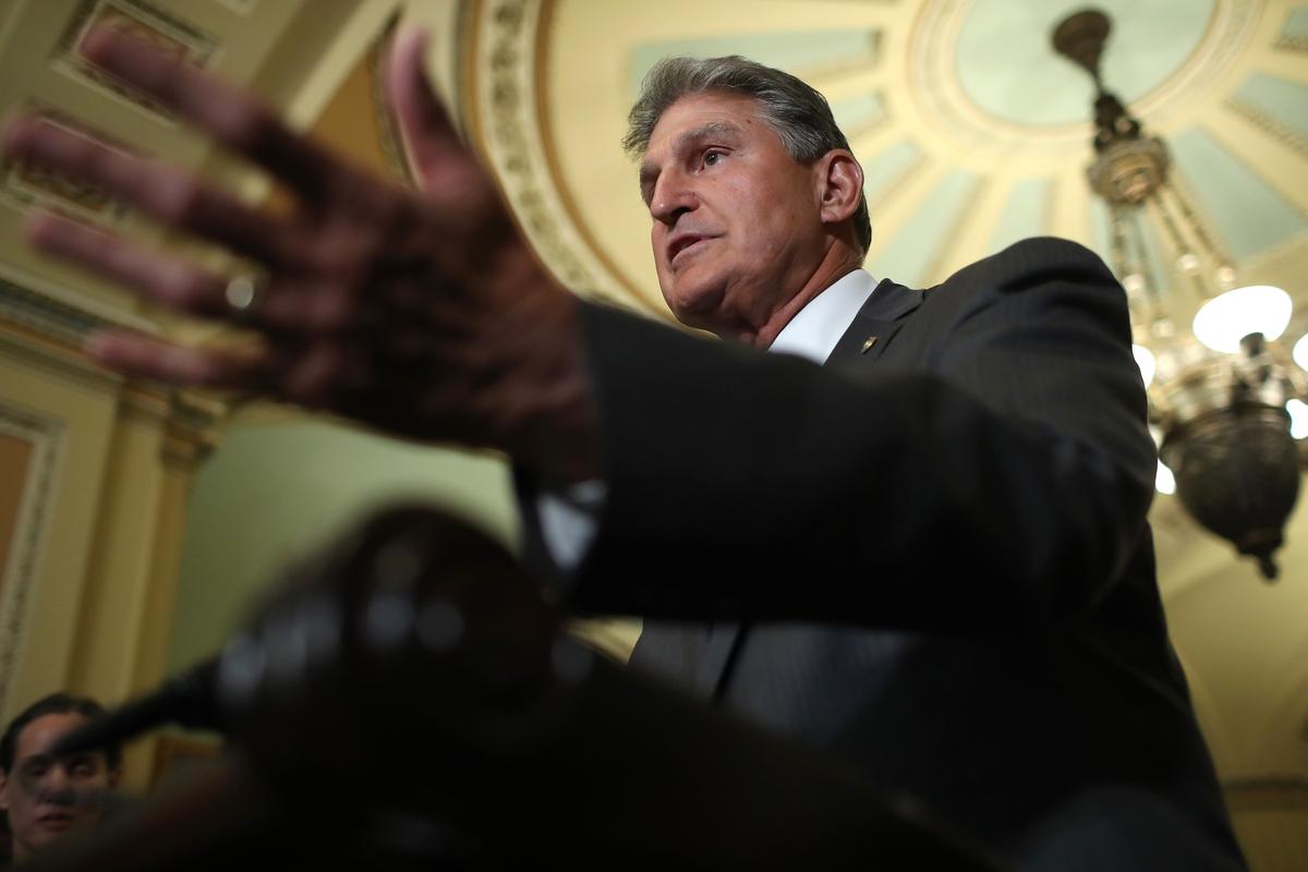 Manchin Says He Wouldn’t Support Sanders Against Trump in 2020 Race