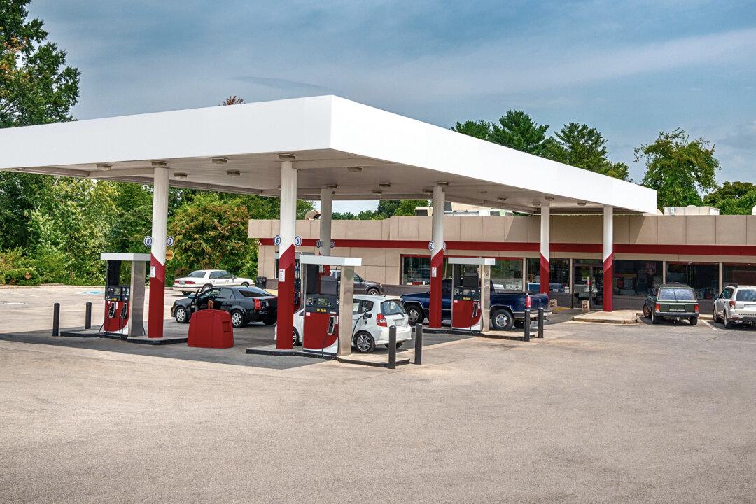 Gas Prices Fall Below $2 per Gallon on Average in the US