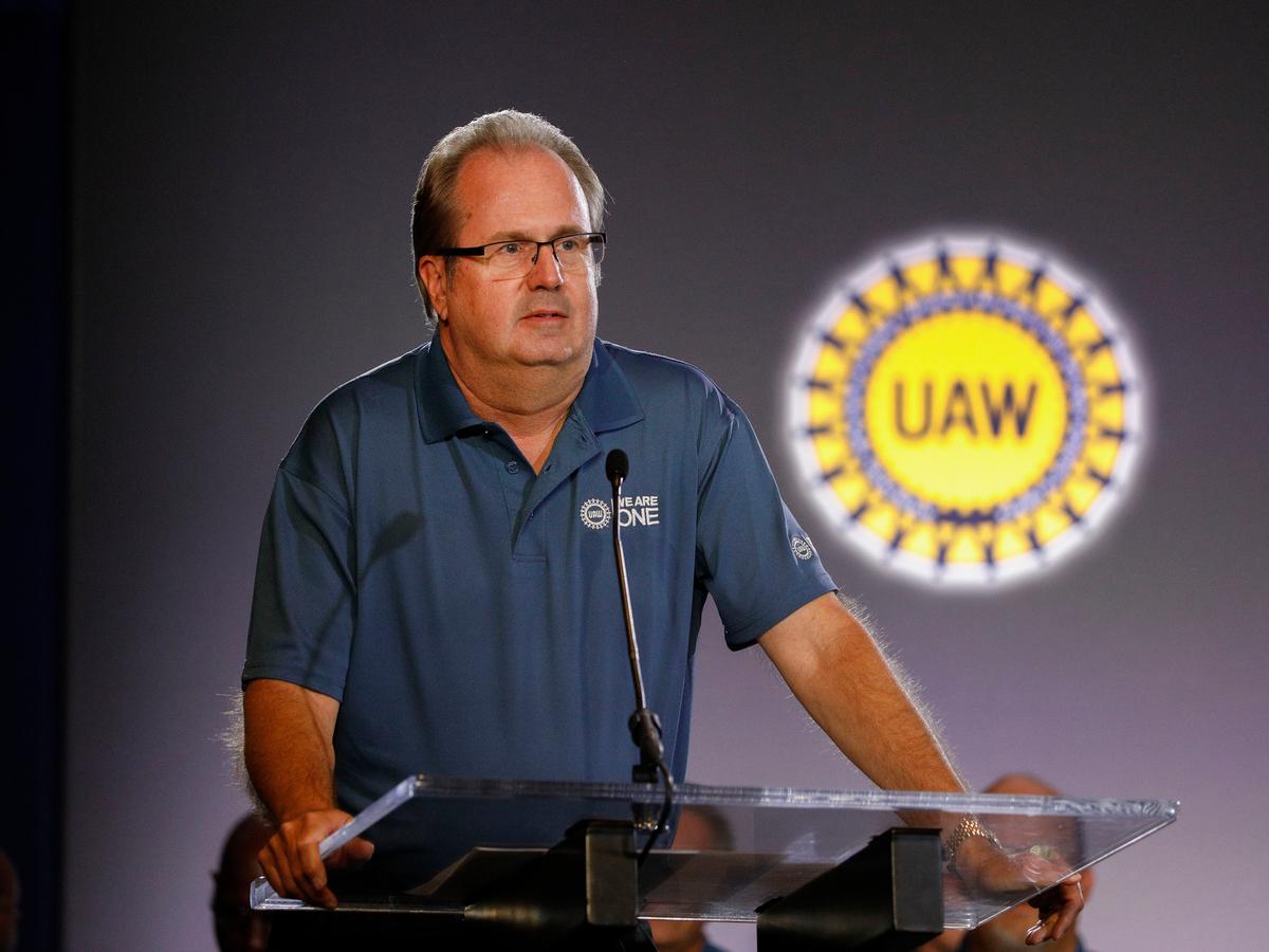 UAW President Goes on Leave as Feds Probe Union for Corruption