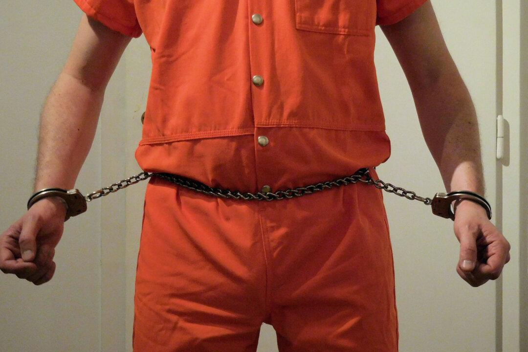 Appellate Court Stays O.C. Judge’s Order Banning Waist Shackles in Courtrooms