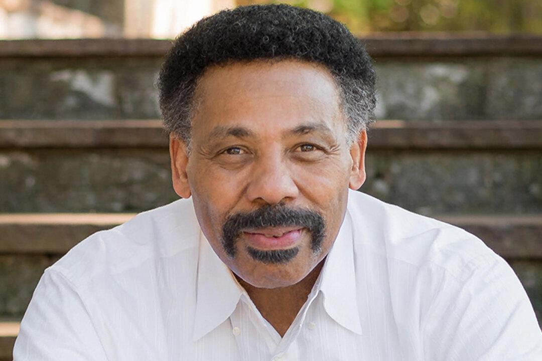 Dallas Cowboys’ Pastor Tony Evans Calls for Prayers for Wife’s Cancer, Hopes for ‘Supernatural’ Intervention