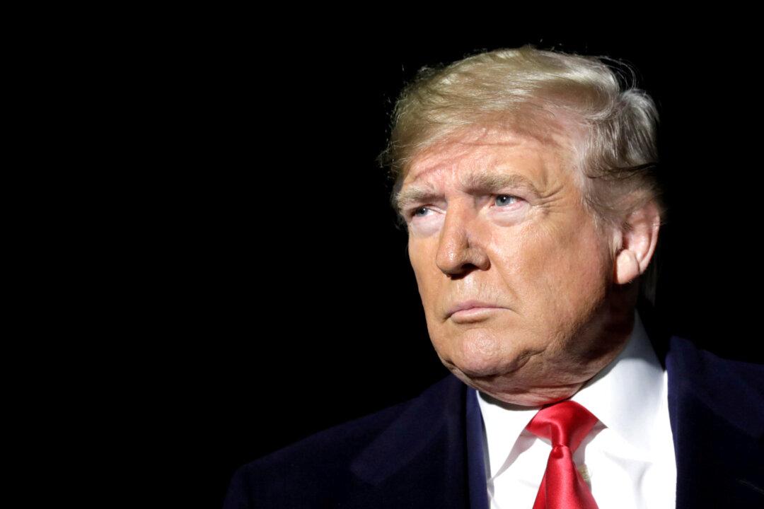 Trump Considers Giving Written Testimony in Impeachment Probe