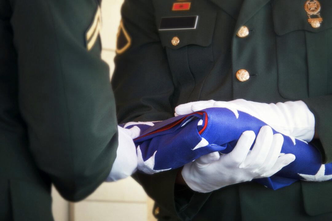 Over 4,000 Strangers Show Up at Funeral for Army Veteran Who Died With No Family