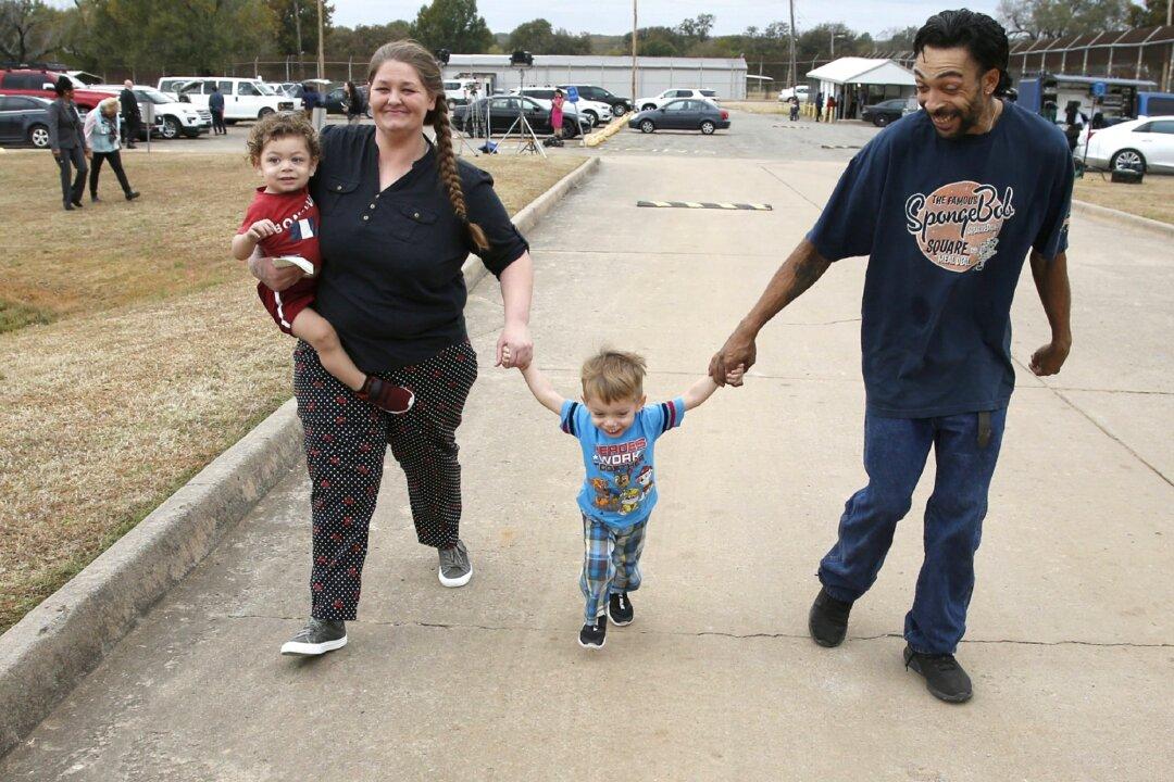 Over 450 Oklahoma Inmates Released From Prison