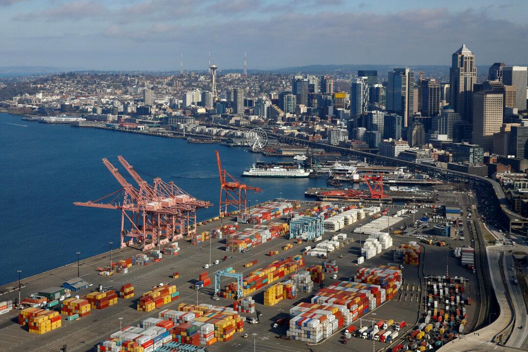 US Should Partially Disengage With China to Counter Threats: Think Tank