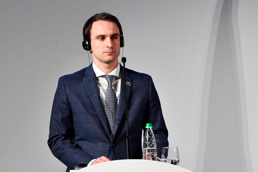 Trump Adviser Warns China Exporting Tech Authoritarianism