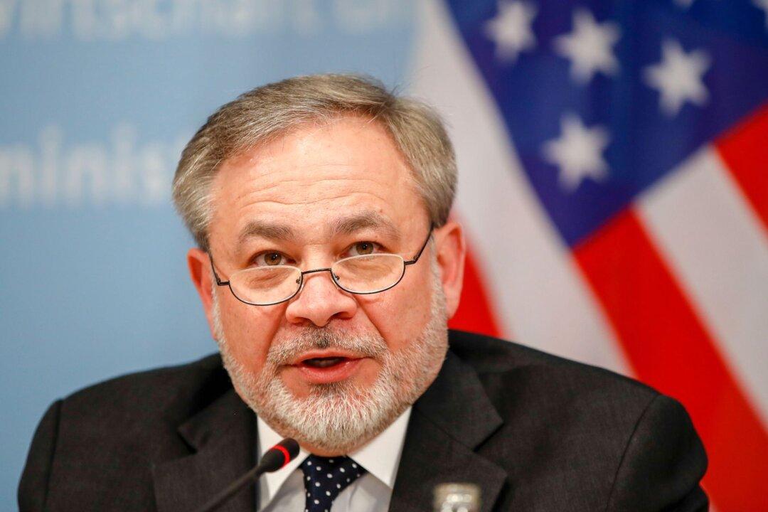 US Bans Utilities Supplying Defense Facilities From Buying Bulk-Power System Items From China