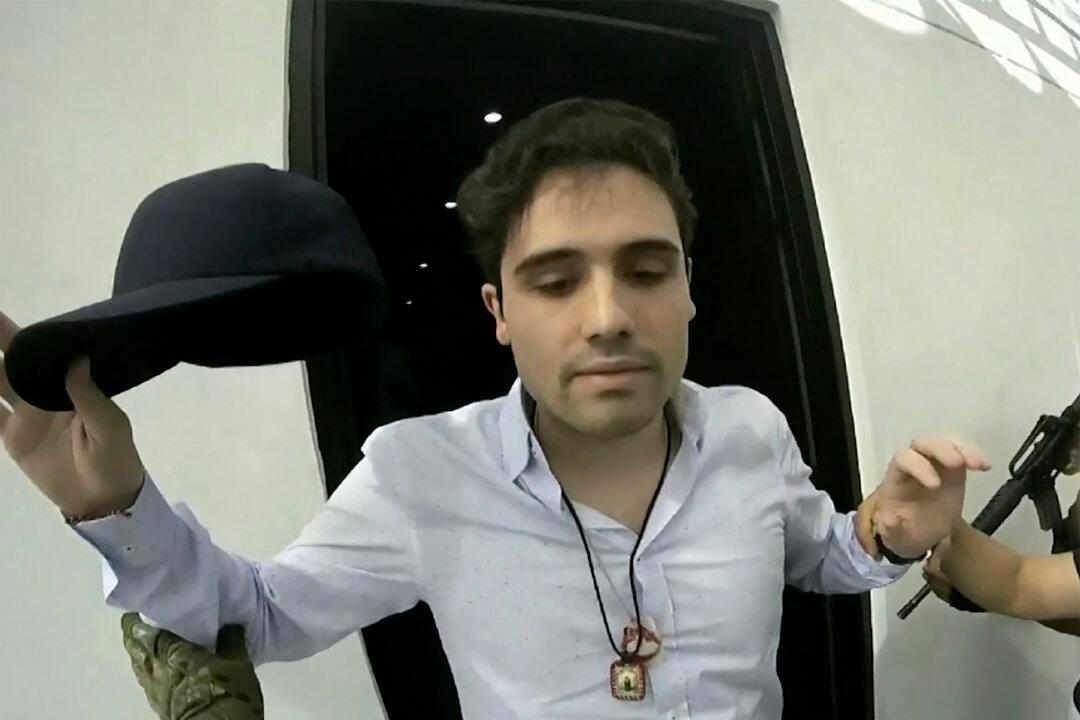 Police Officer Involved in Operation Against El Chapo’s Son Assassinated in Broad Daylight