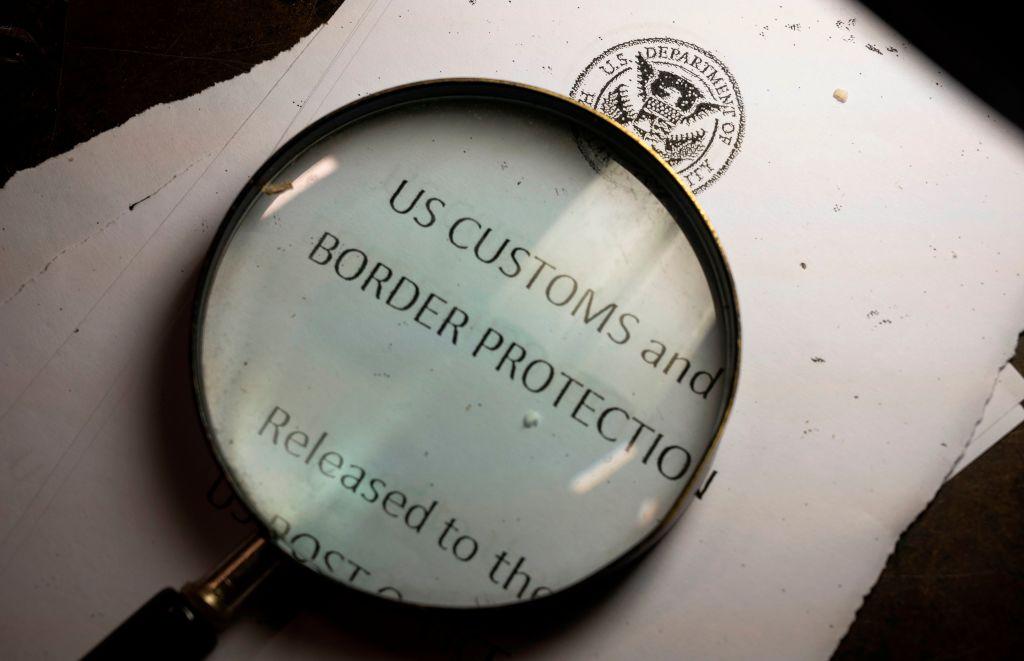 US Customs Officials Seize Millions Worth of Counterfeit Purses from China