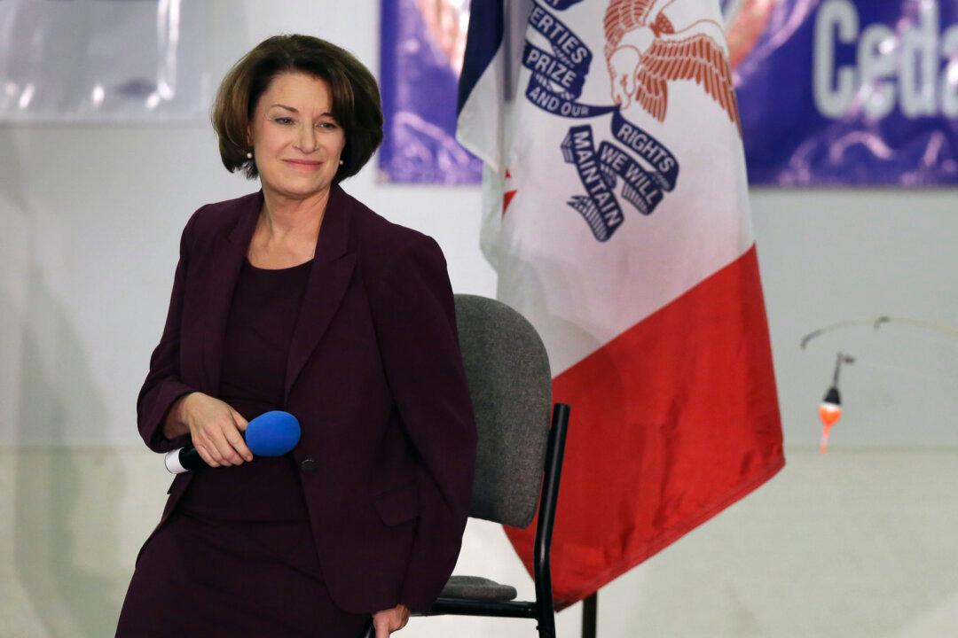 Warren’s Medicare for All Plan Would Kick 149 Million Americans Off Their Health Insurance: Klobuchar