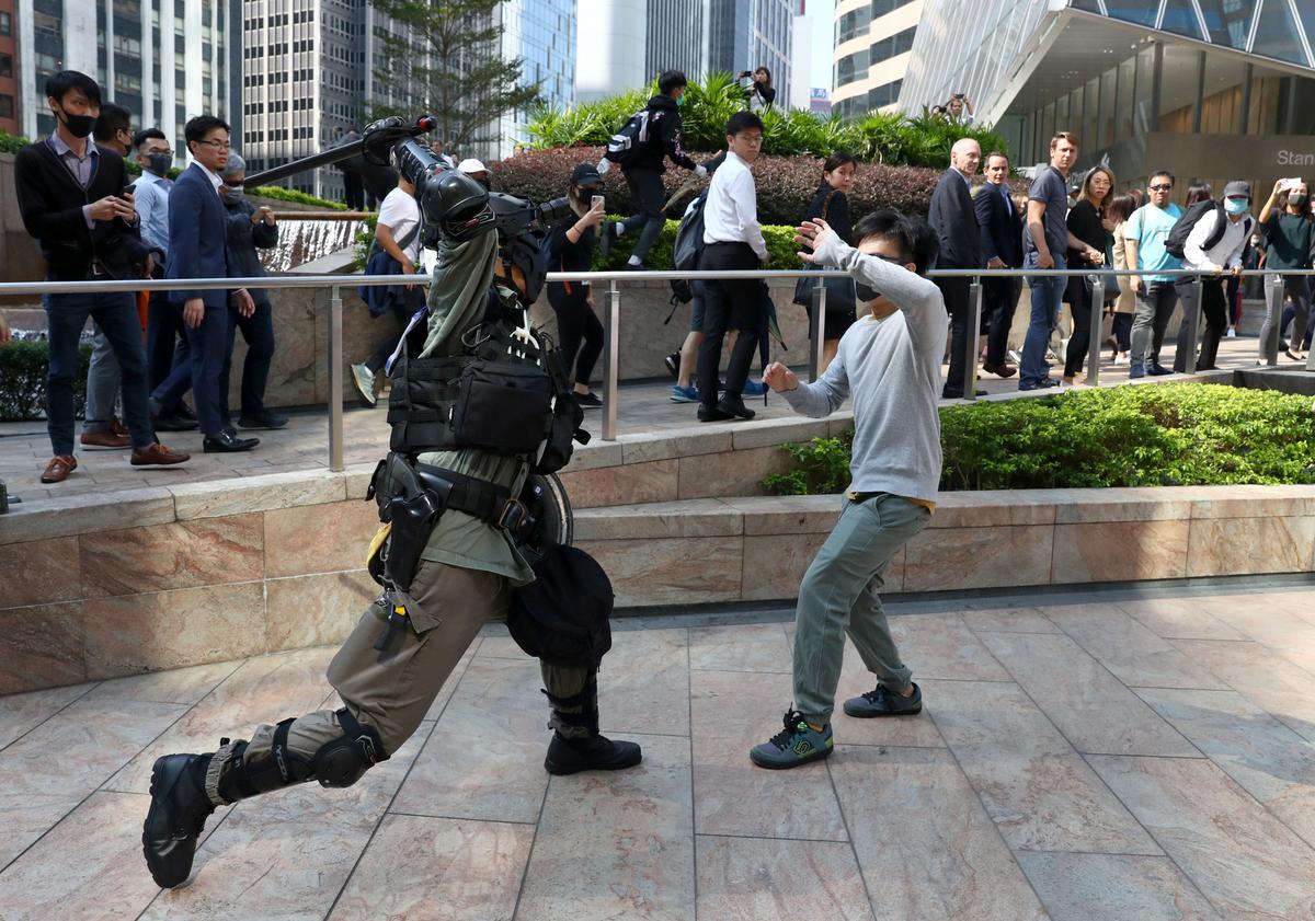 Protesters and Police Clash as Violence Intensifies in Hong Kong