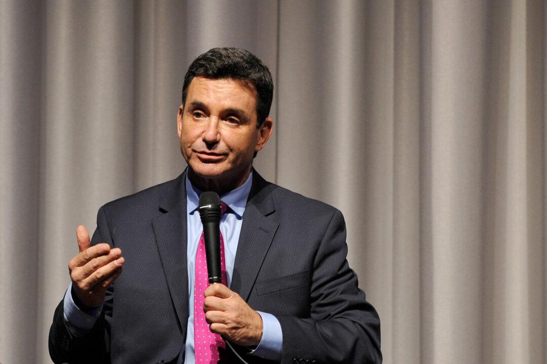 Former NBC Correspondent Bruce Hensel Arrested for Asking 9-Year-Old for Sexual Photos