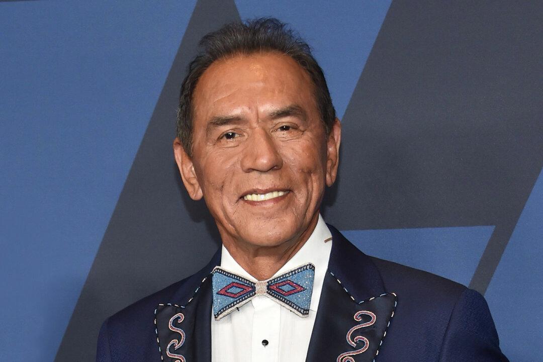 ‘Last of the Mohicans’ Actor and Vietnam Vet Wes Studi Salutes Military Servicemen
