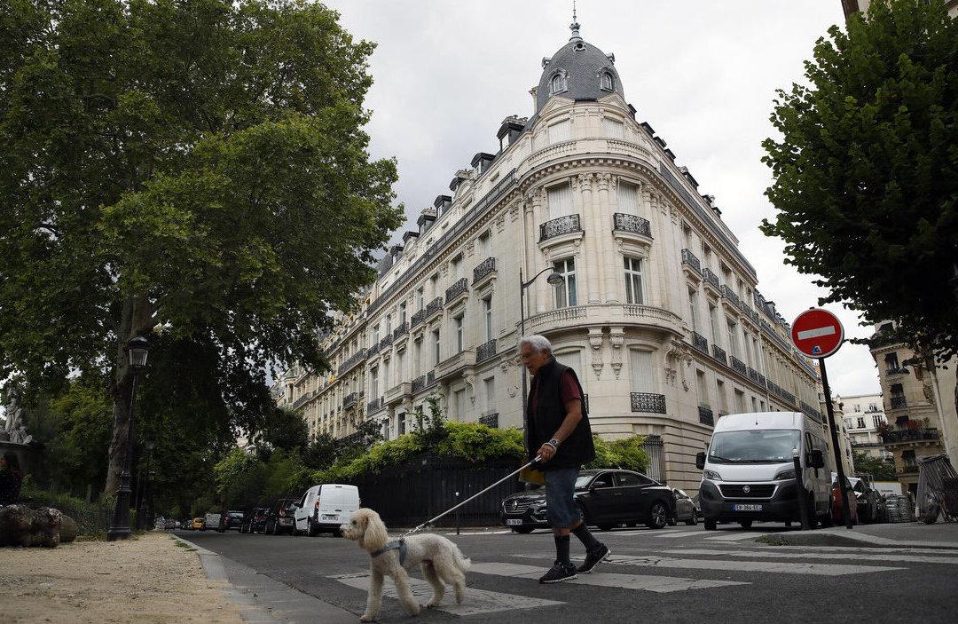 French Police Ramp Up Epstein Probe as Prince Andrew Rebuts Claims