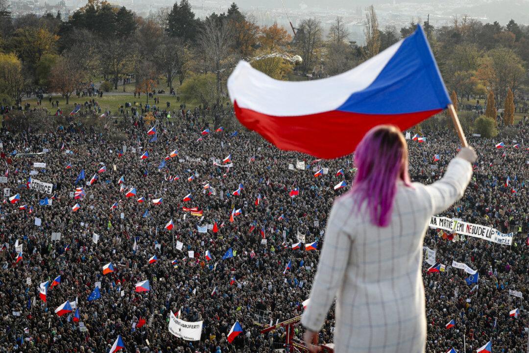 Czechs Rally Against PM Andrej Babis on Eve of 30th Velvet Revolution Anniversary