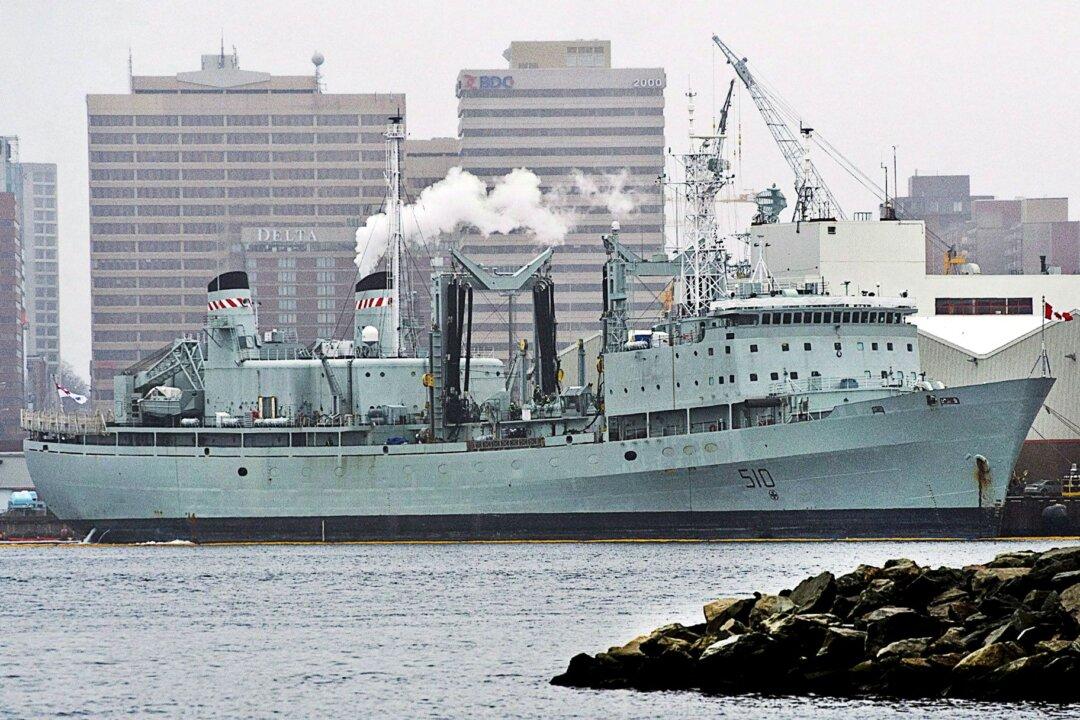 Military Procurement: What the New Cabinet Can Learn From Australia