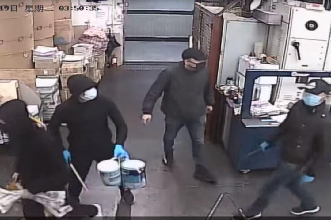 Reporters Without Borders Condemns Arson Attack on Hong Kong Epoch Times Printing Press