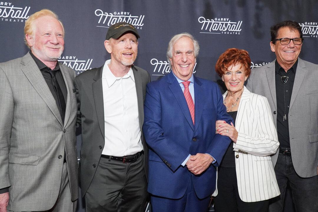 Cast of ‘Happy Days’ Reunite and Reminisce 35 Years After Wrapping Up the Show