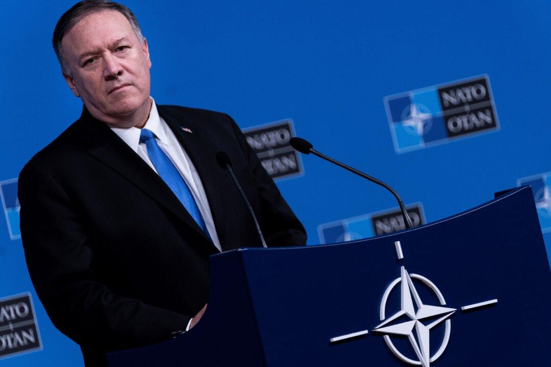 Pompeo ‘Did Not See’ Sondland’s Testimony, Says He’s Proud of US Policy on Ukraine