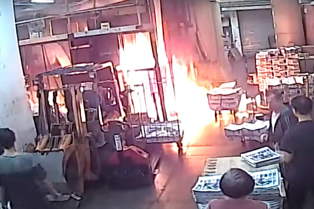 Committee to Protect Journalists Calls for Prompt Investigation Into Arson Attack on Hong Kong Epoch Times Printing Press