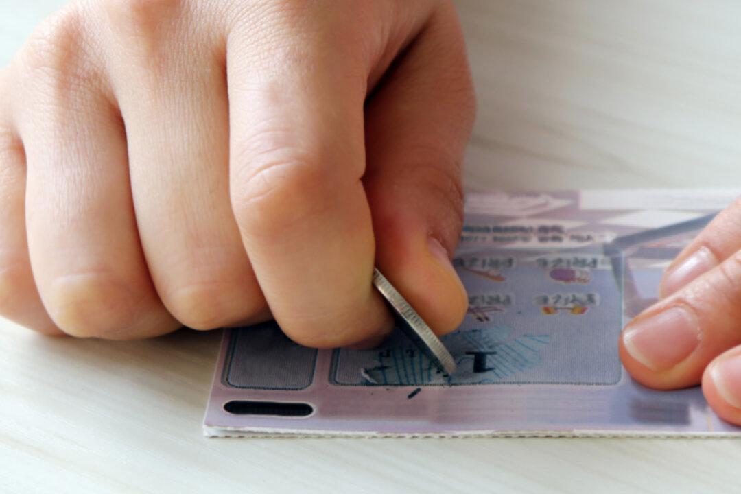 Cancer Patient Wins $200,000 Lottery Prize on Last Day of Chemo: ‘I Saw Zeros and Froze!’