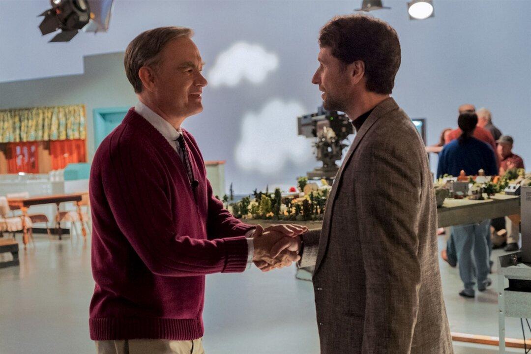 Film Review: ‘A Beautiful Day in the Neighborhood’