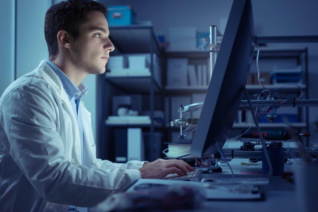 Blue Light Isn’t the Main Source of Eye Fatigue and Sleep Loss–It’s Your Computer