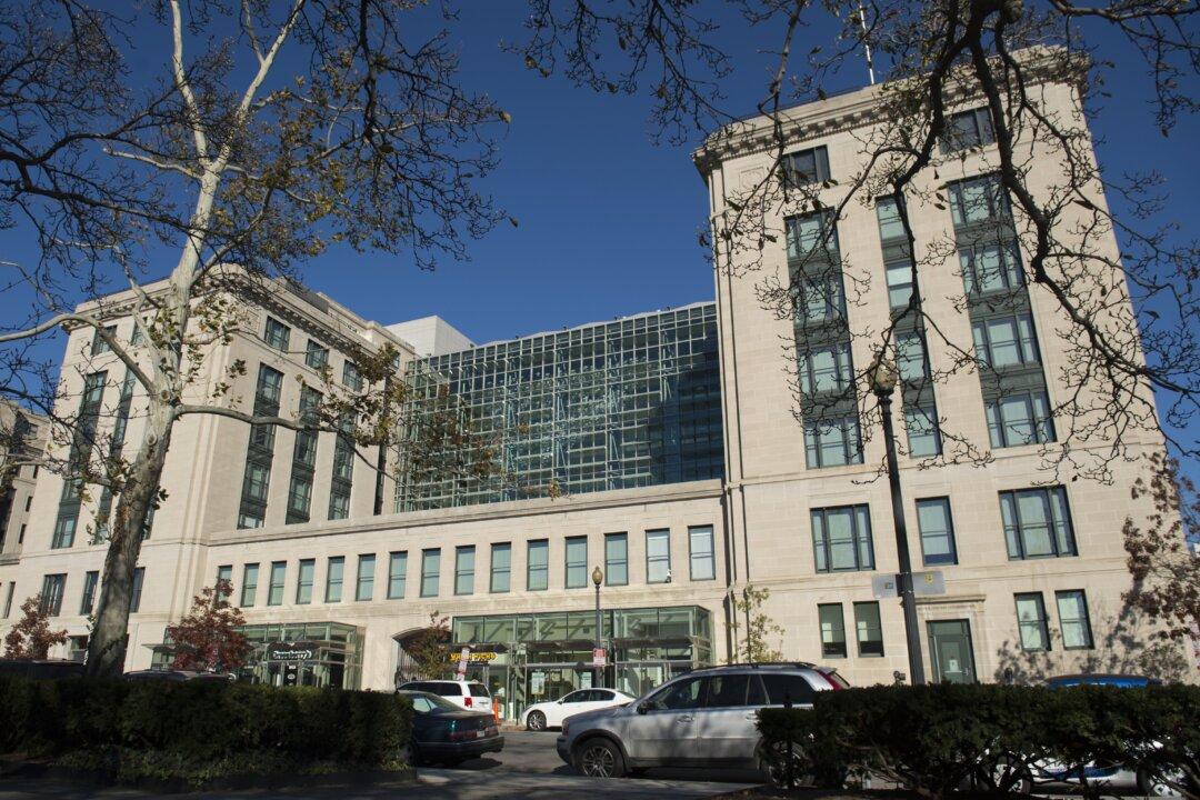 Bipartisan Bill Could Save Government Billions Through More Flexible Options for Buying, Leasing Space