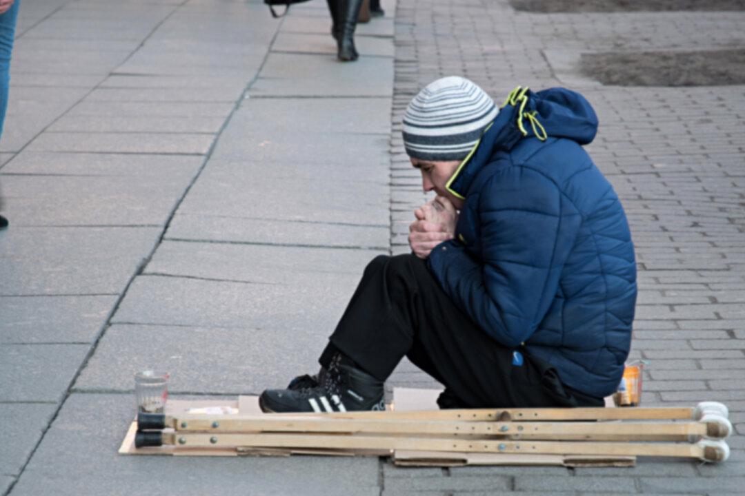 YouTuber Tests People’s Response When Becrutched Homeless Person VS Professional Fall Down on Sidewalk