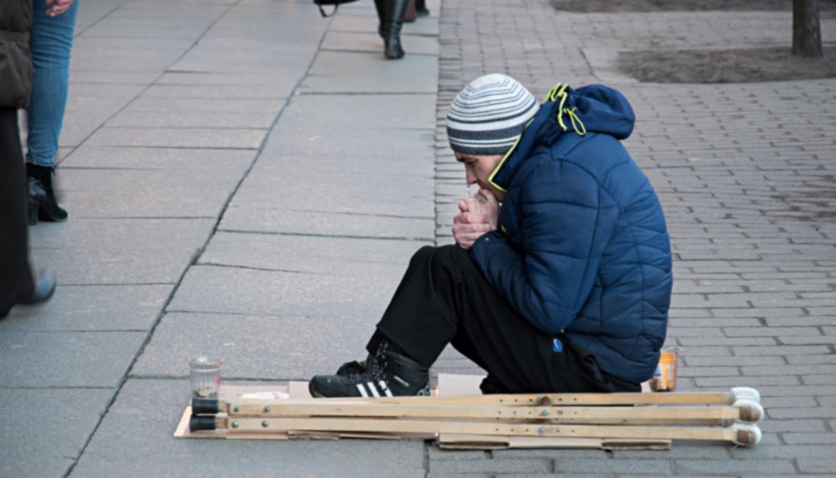 YouTuber Tests People’s Response When Becrutched Homeless Person VS Professional Fall Down on Sidewalk