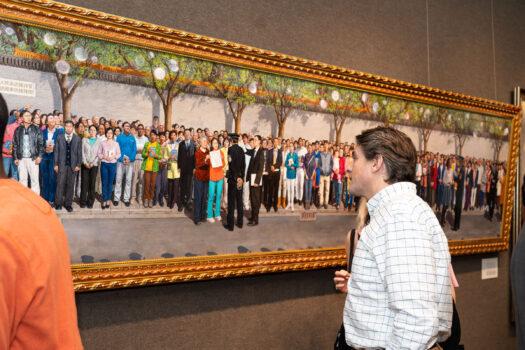 Visitors at the finalist exhibition of the 5th NTD International Figure Painting Competition at the Salmagundi Club in New York on Nov. 26, 2019. (Dai Bing/The Epoch Times)