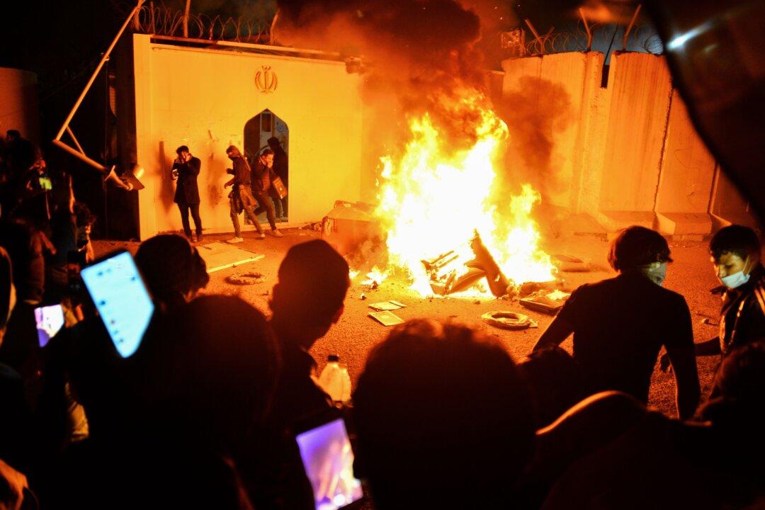 Iraqi Forces Shoot Down Protesters After Iranian Consulate Torched