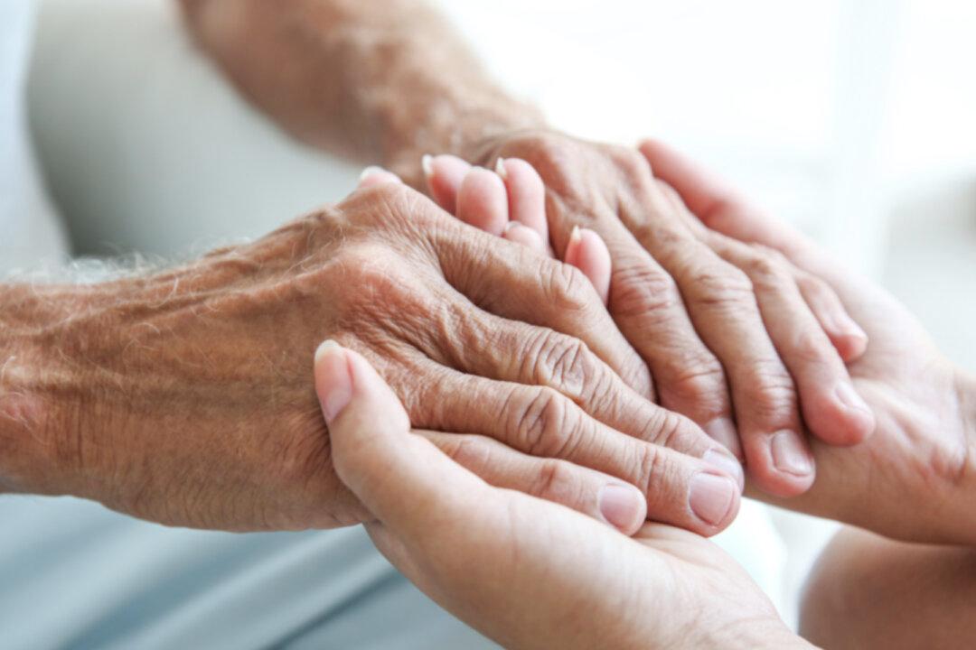 Homeless Man Ran an Ad for Thanksgiving Adoption and Got More Than What He Bargained For