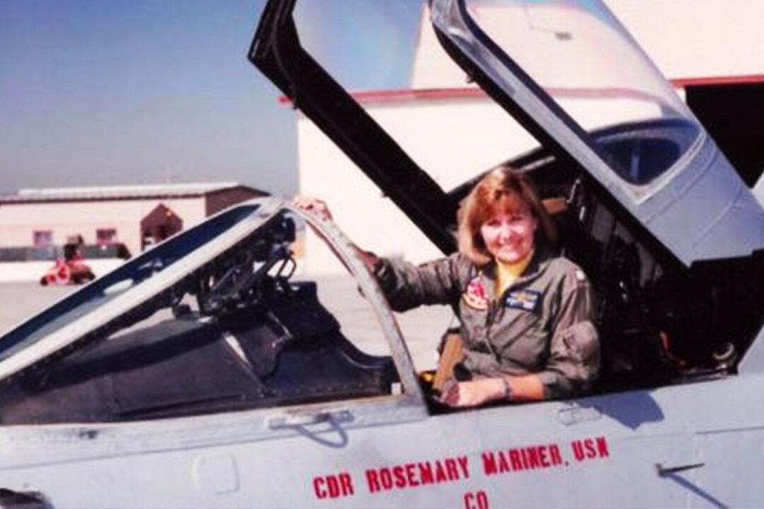 First Female Navy Fighter Pilot Gets Special Formation Flyover Salute After Passing Away