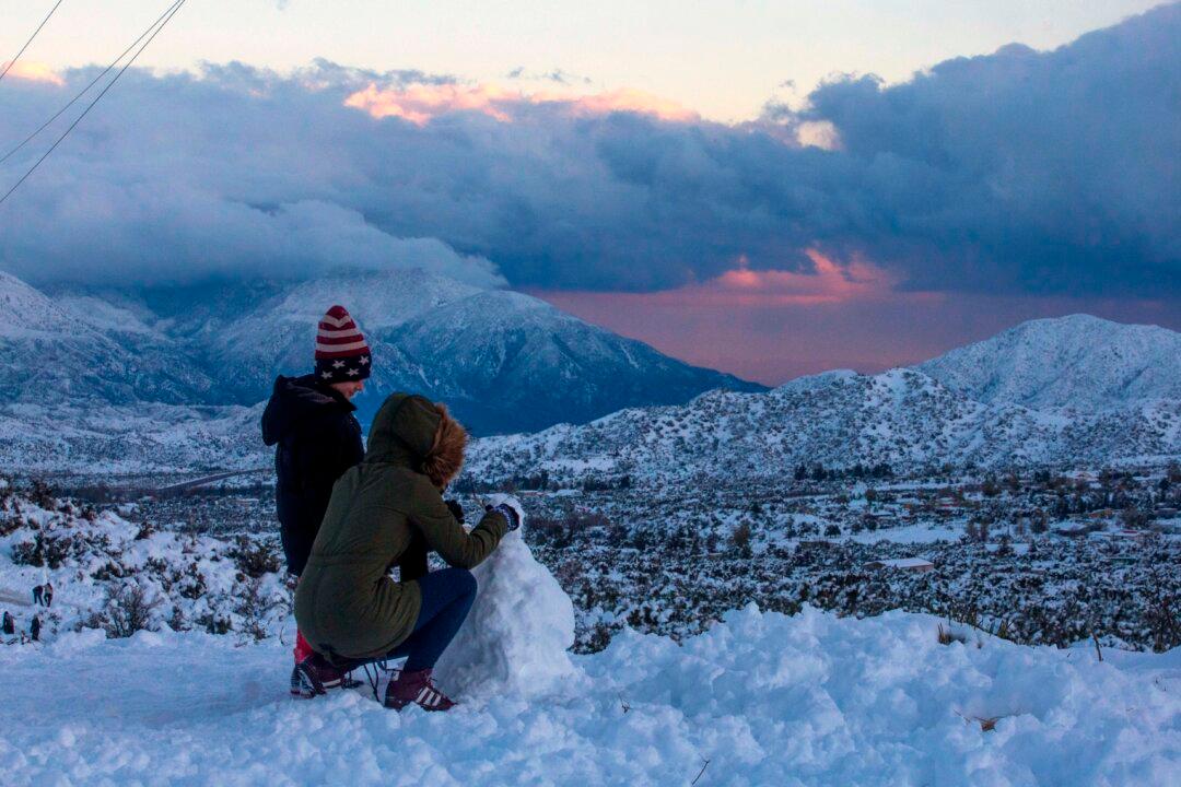 Two Storms Leave 50 Million Under Winter Weather Alert as Travelers Return From Thanksgiving