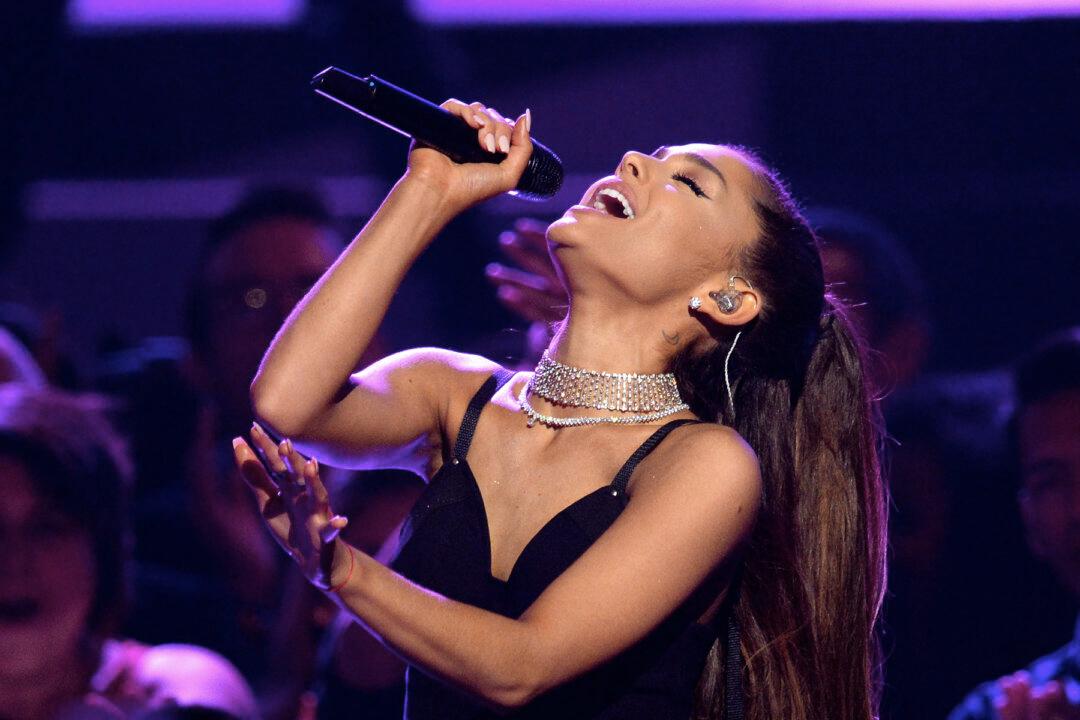 The Late Show’s James Corden and Ariana Grande Perform Epic ‘Titanic’ Pastiche in ‘13 Songs and 1 Incredible Take’