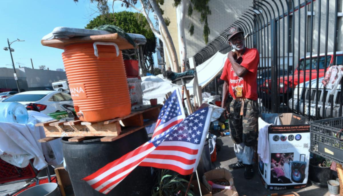 Over 100 Volunteers Give Tiny Homes for Veterans Community Project Festive Facelift for Christmas